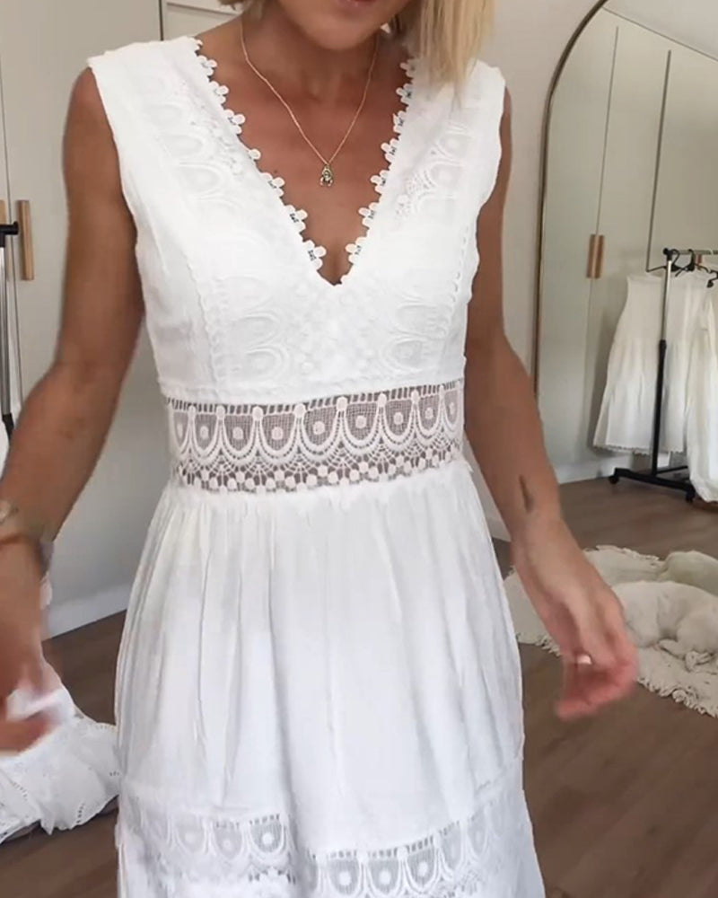 Aurélie™ | Elegant Open-Back V-Neck Midi Dress